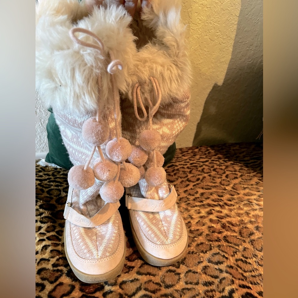 Juicy Couture fur blush Pink Boots
